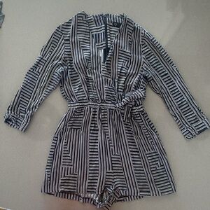 Topshop Size 4 Black and White Striped Romper